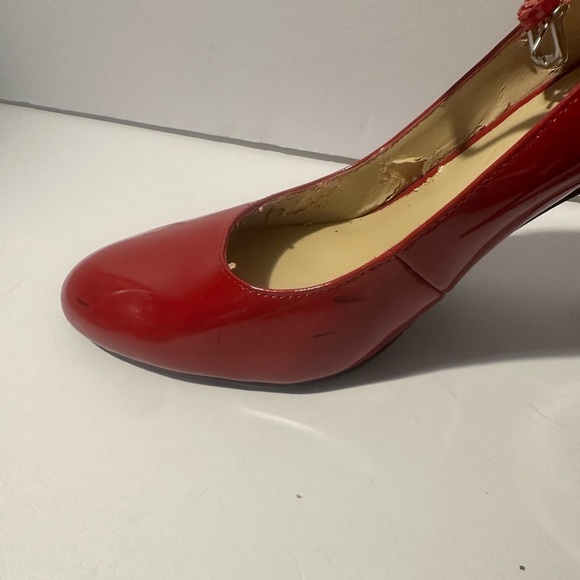Elegant Red Vintage Nine West Women's Shoes - Picture 5 of 9